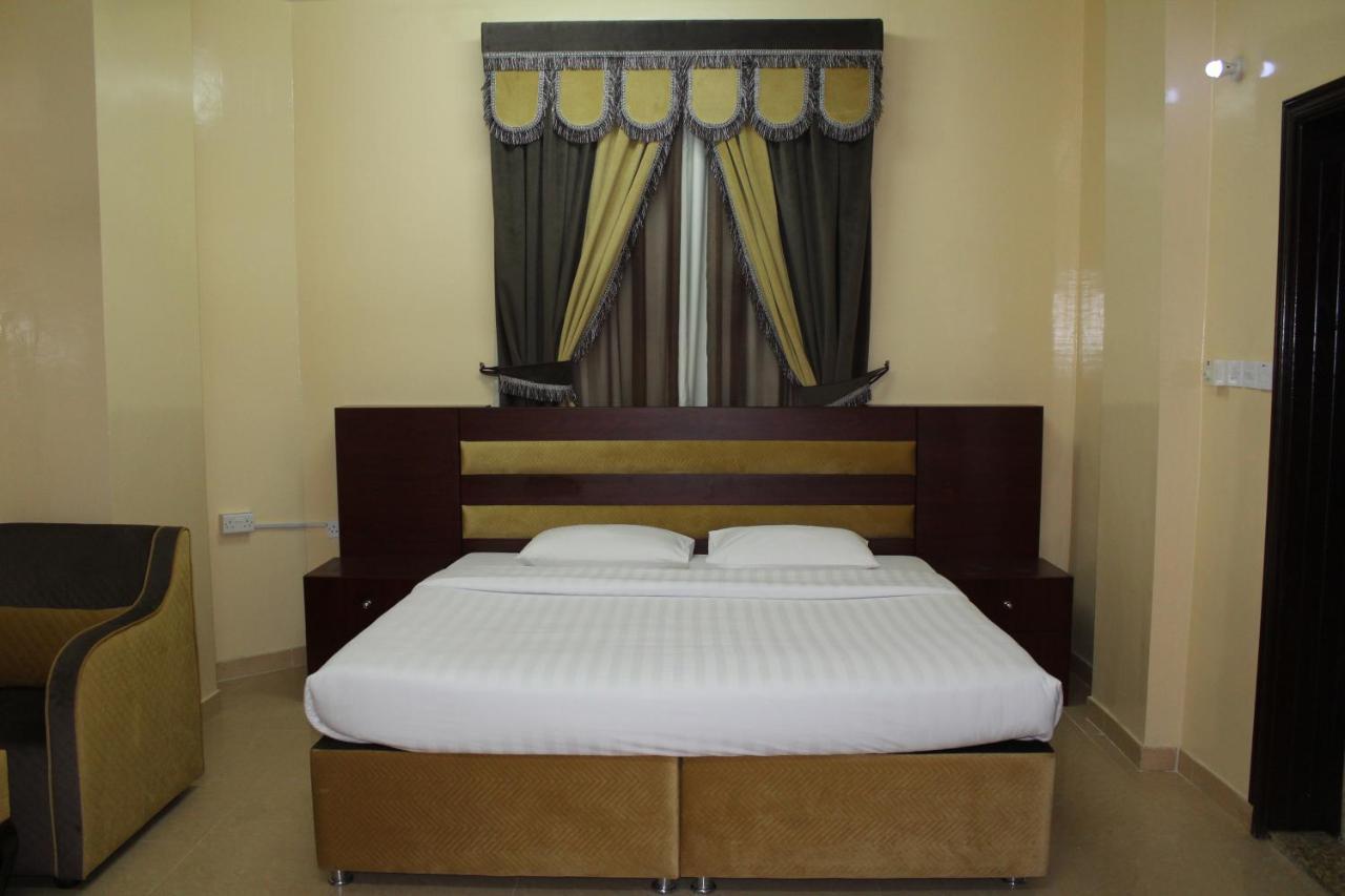Al Aman Hotel Apartment Al Buraimi Exterior photo